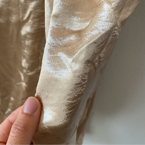 127. MAJORELLE Carla Dress In Metallic Neutral Size M - Picture 4 of 8